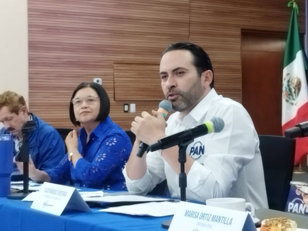 PAN Guanajuato respalda denuncia contra AMLO por presuntos delitos de lesa humanidad.