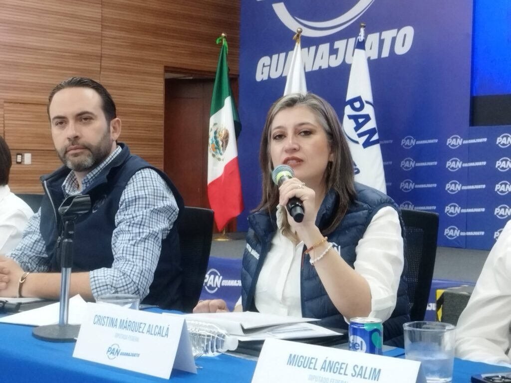 «Las mujeres no le importamos al Gobierno de Morena ni a la señora Sheinbaum. No llegamos todas», dijo la diputada federal Cristina Márquez al exigir justicia por agresión a esposa del exdirector de Pemex.