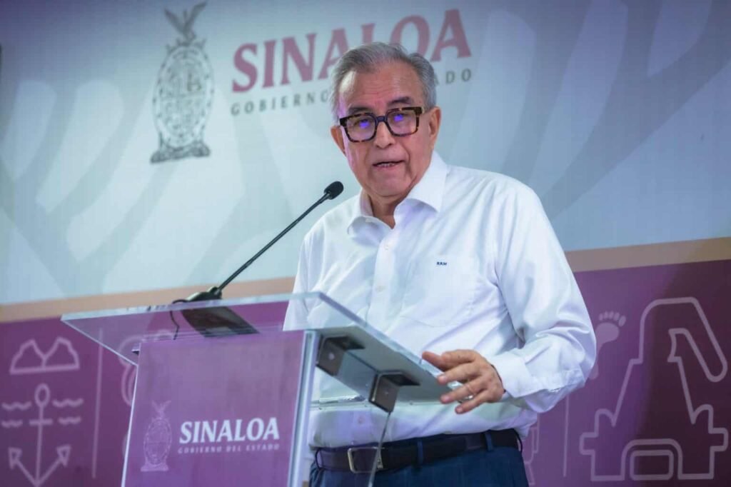 Rubén Rocha Moya retoma la gubernatura de Sinaloa tras 112 días de licencia.