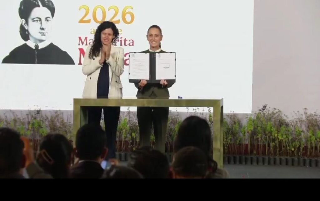 Sheinbaum firma decreto para frenar violencia y abuso sexual contra menores en plataformas digitales.