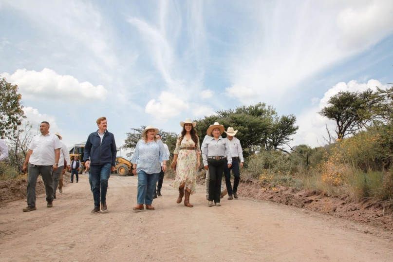 Libia Dennise destina más de 18 millones de pesos a caminos rurales de Guanajuato capital.
